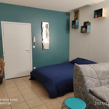 Апартаменты Studio Dans Vieux Magasin 1800 Седан Экстерьер фото